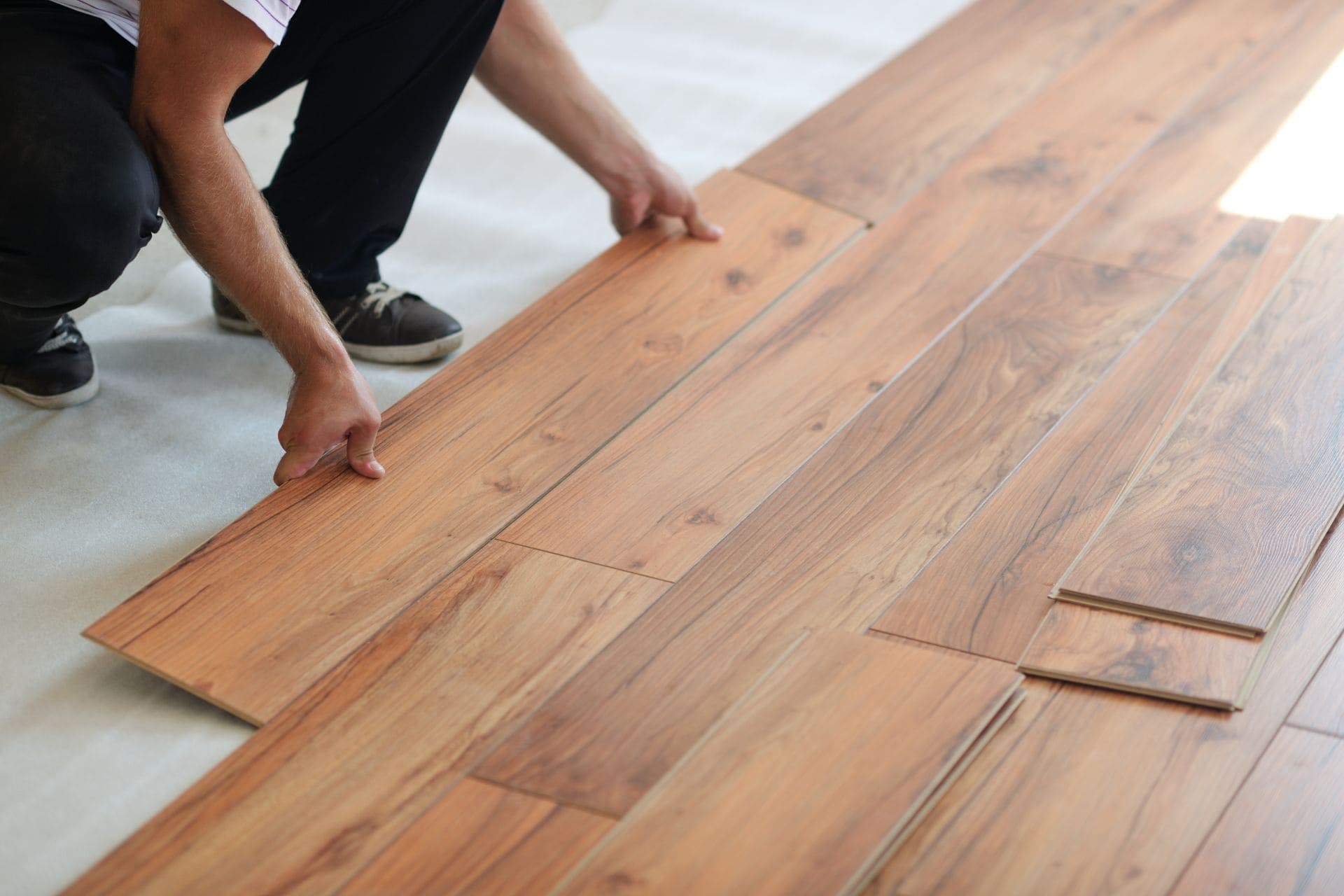 Verlegung von Laminat, Linoleum und Vinylböden
